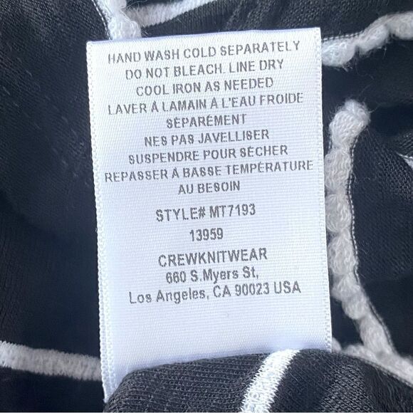 Bobeau Black & White Striped Textured Cold Shoulder Top. Size Small. EUC! - Picture 6 of 6